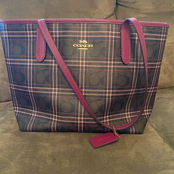 Meet your Posher, Wanda - Picture 1 of 1